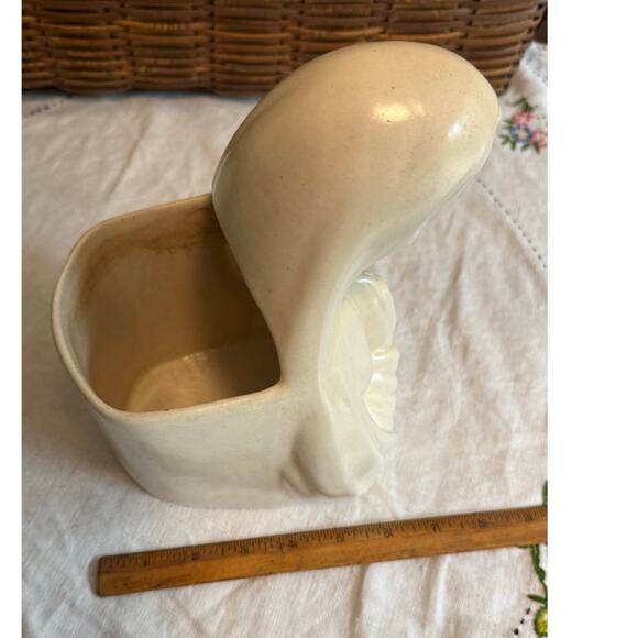 Vintage Haegar Pottery White Ceramic Virgin Mary Planter Vase Decor Made In USA - Picture 16 of 16